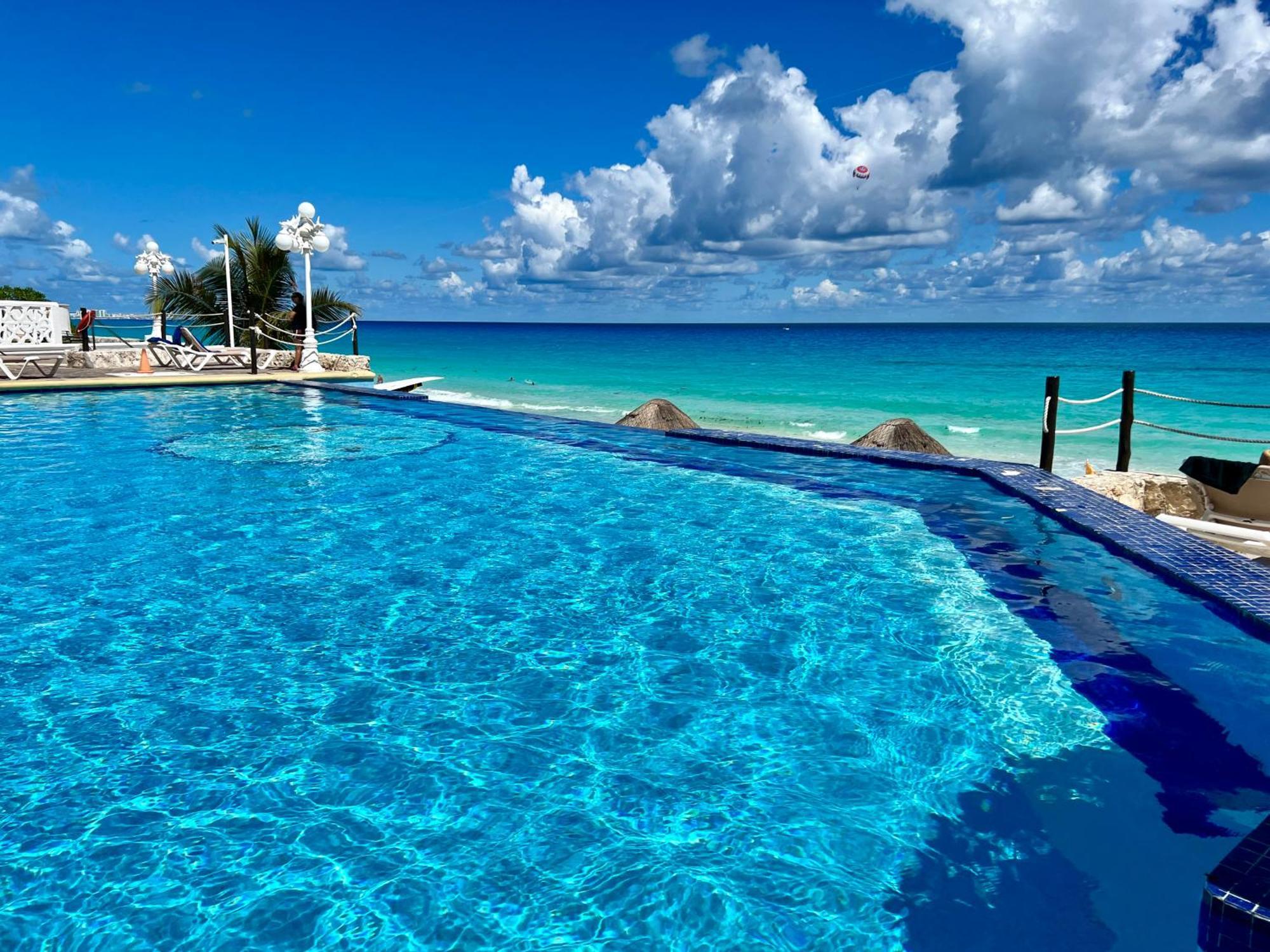 Beachside Apartments Cancún Esterno foto
