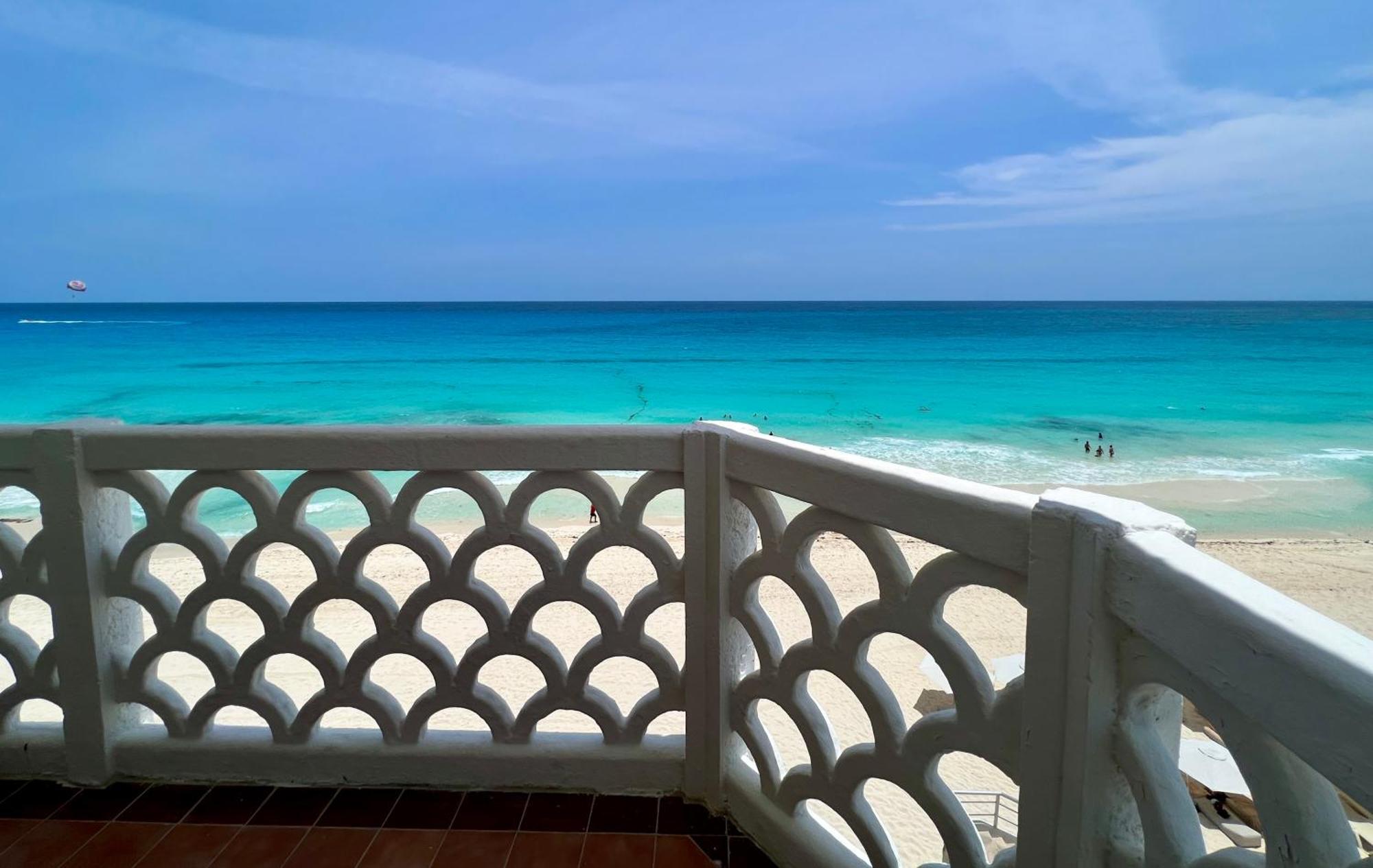 Beachside Apartments Cancún Esterno foto