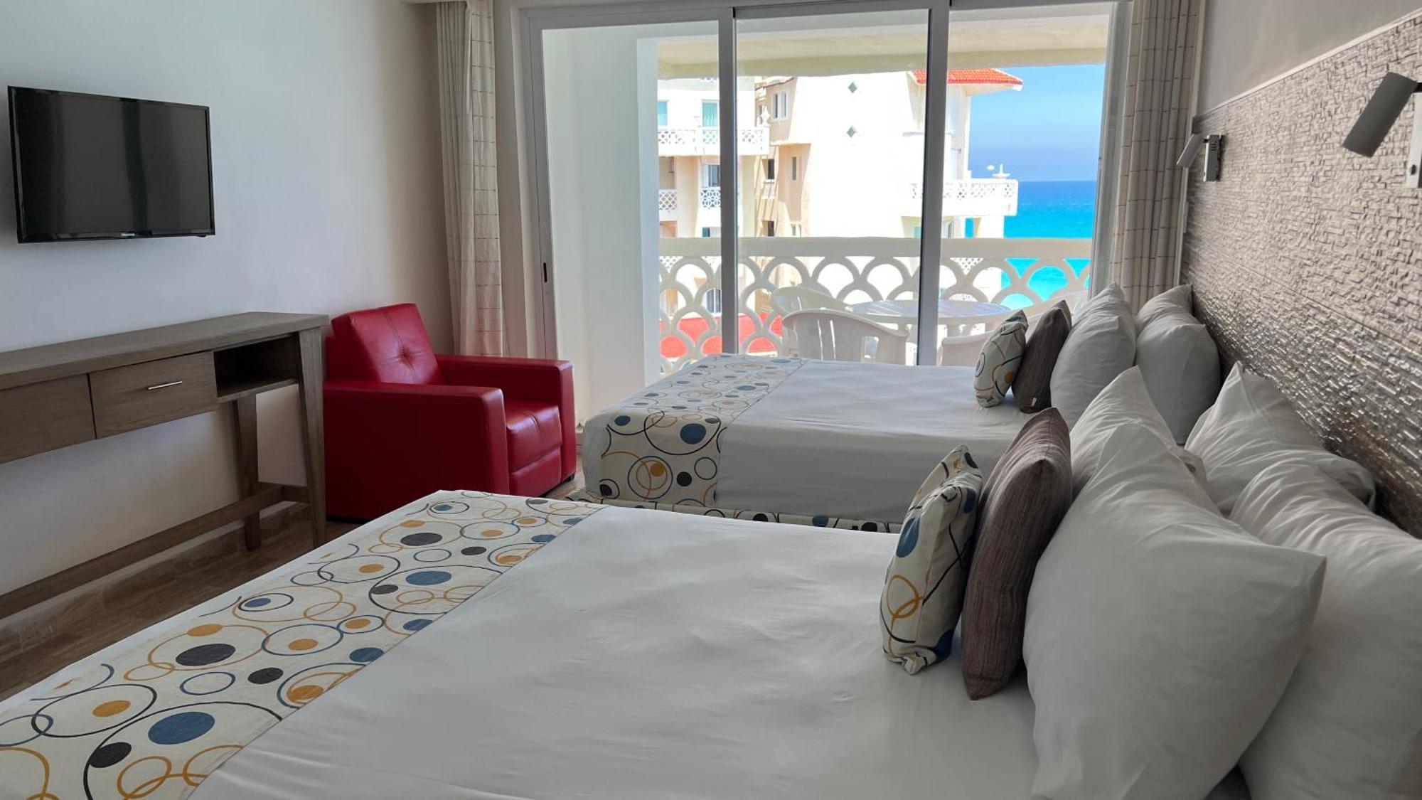 Beachside Apartments Cancún Esterno foto