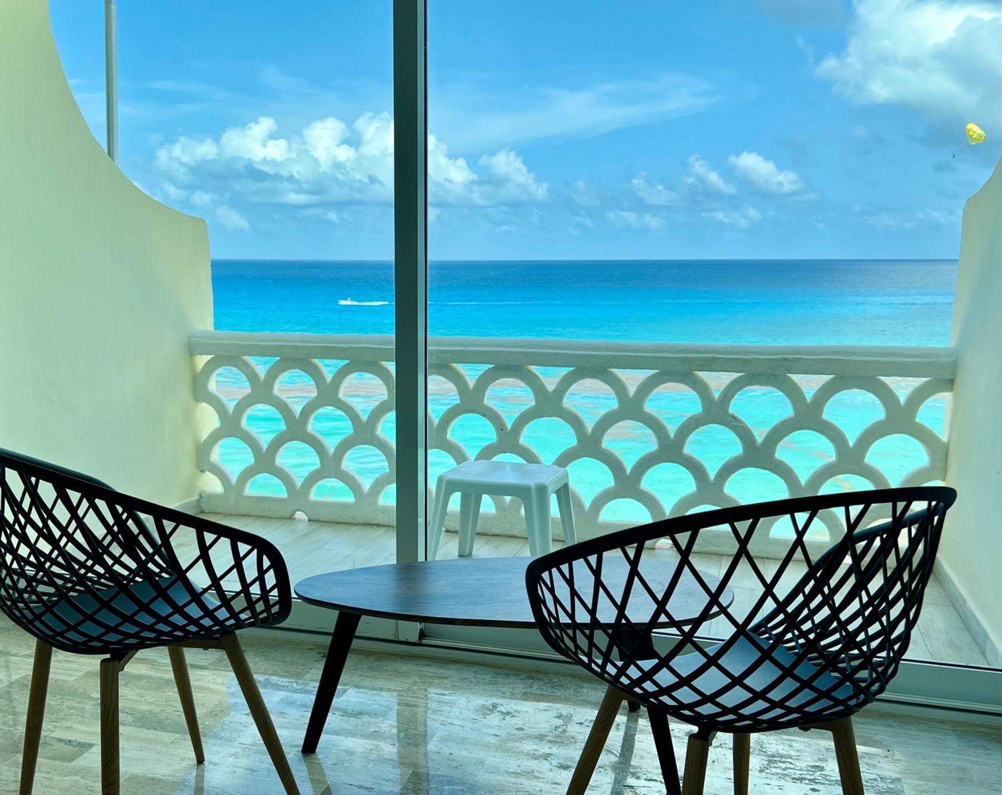 Beachside Apartments Cancún Esterno foto