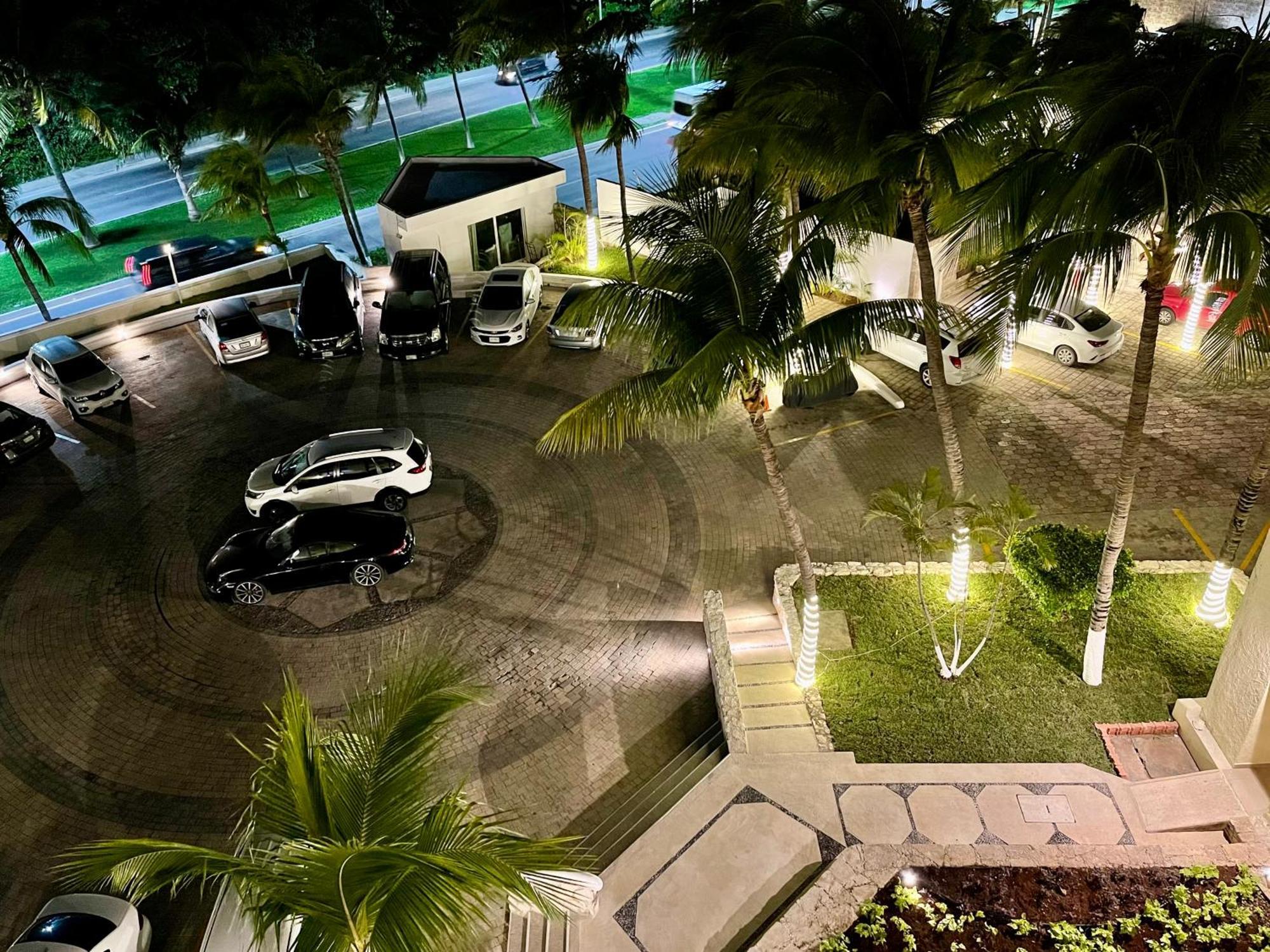 Beachside Apartments Cancún Esterno foto
